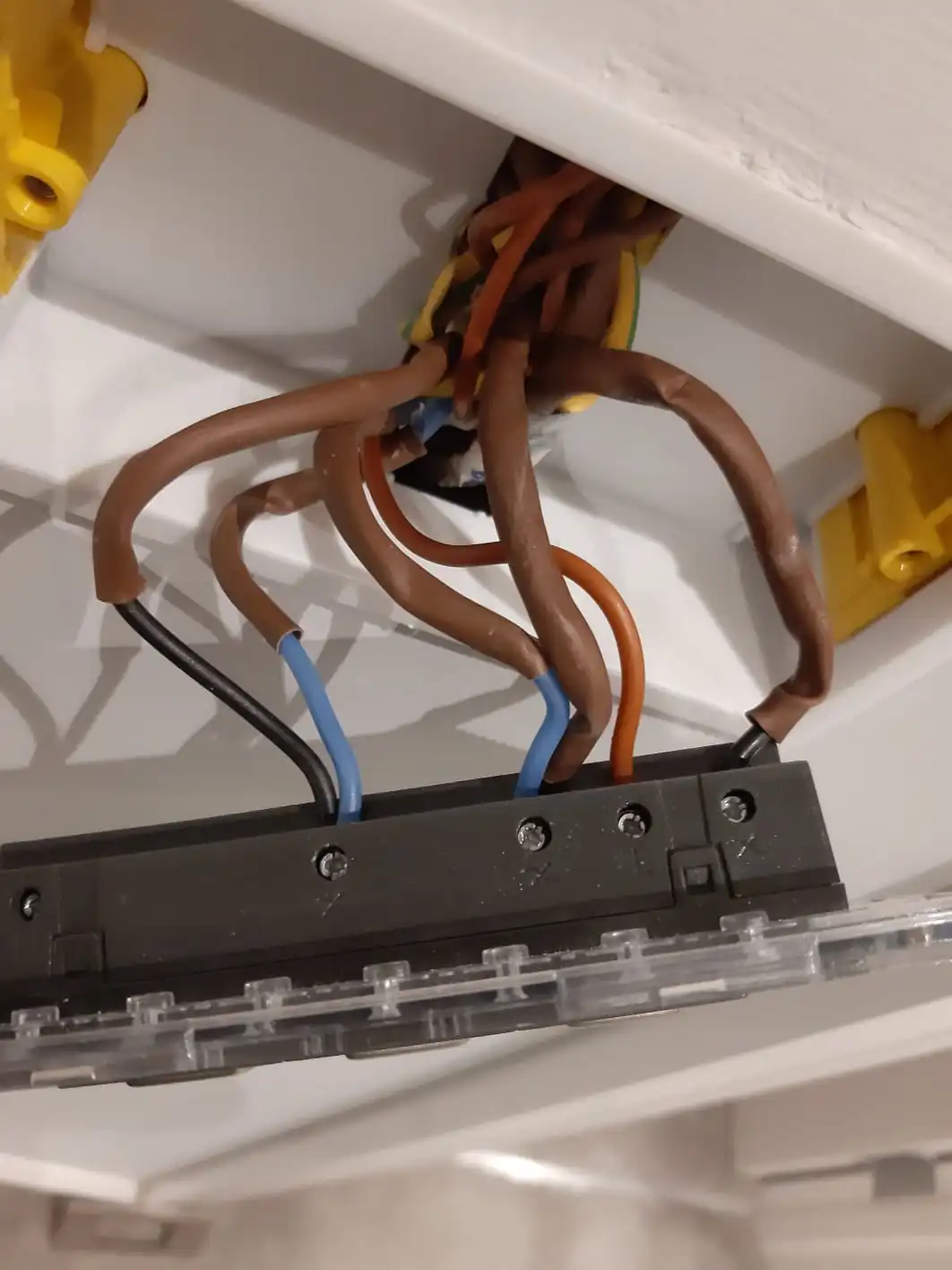 1bb Royale Installation | Power Cut