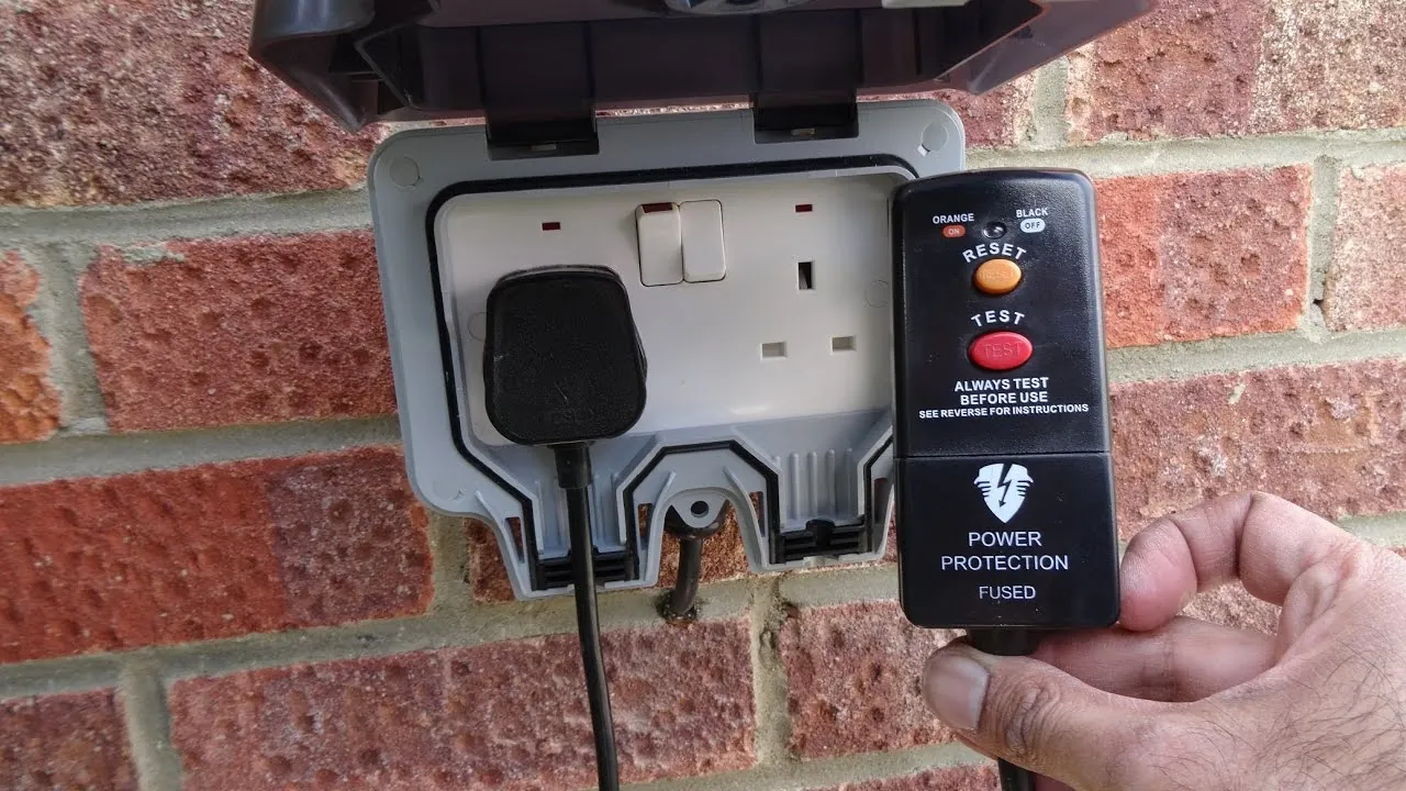 maxresdefault Royale Installation | External Sockets works installation